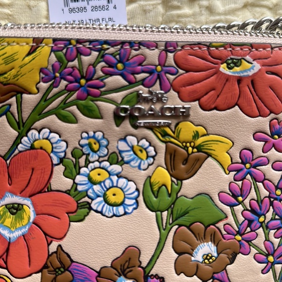 💯 % Authentic Coach Floral Leather Pouch - Picture 14 of 17